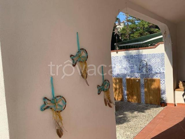 Villa Indipendente in affitto a Gazzada Schianno, Schianno
