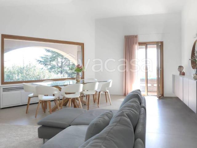 Villa Indipendente in affitto a Comunità Montana Parco Alto Garda bresciano, Salò