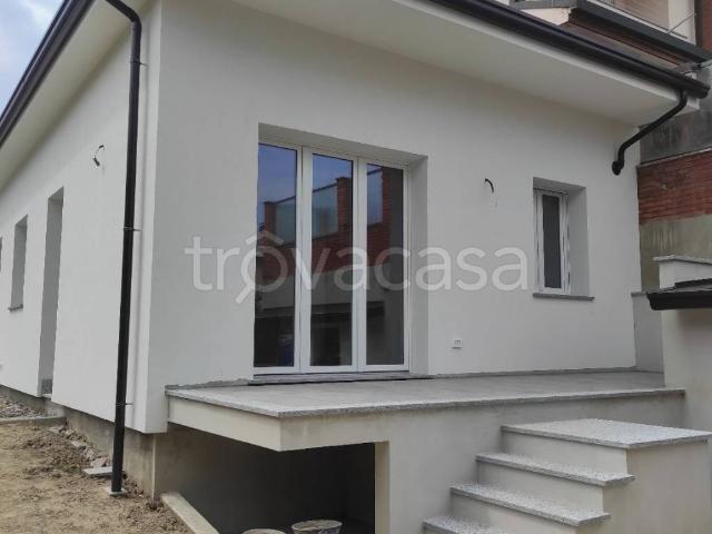 Villa Indipendente in affitto a Rondò Carducci, Voghera