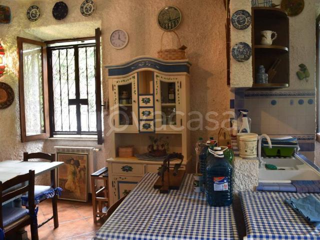 Villa Indipendente in affitto a Cortaccione, Spoleto