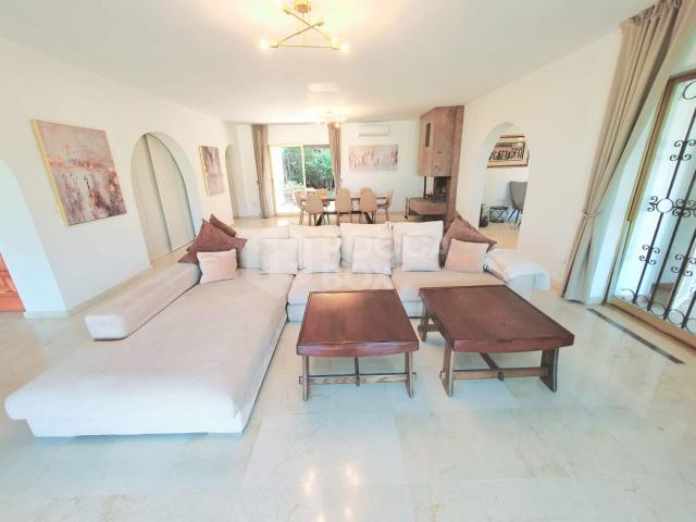 Casa en alquiler en Nueva Andalucía, Costa del Sol Occidental