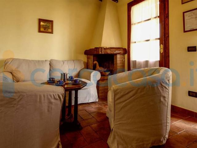 Villa Indipendente in affitto a Centro Direzionale, Prato