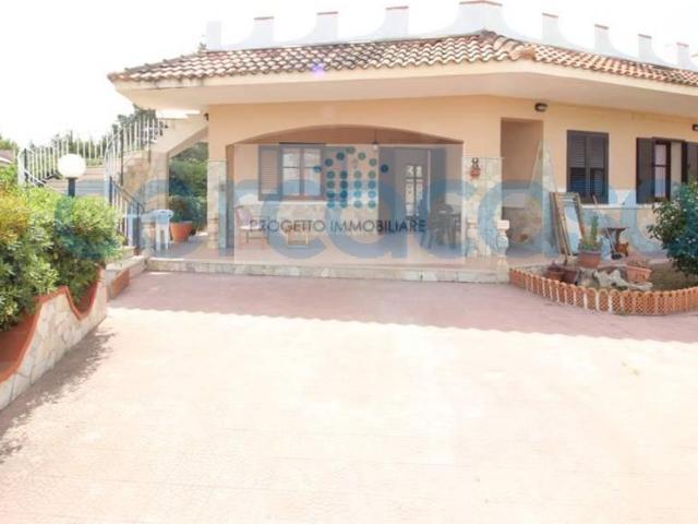 Villa Indipendente in affitto a Lentini, Sicilia