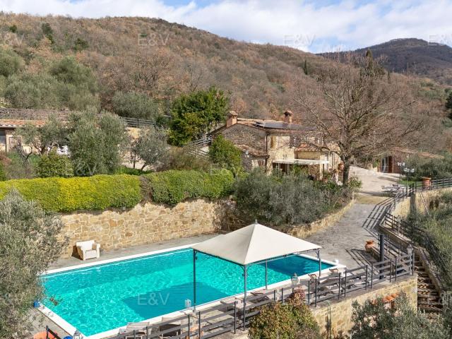 Casa in vendita a Palazzo Del Pero, Toscana
