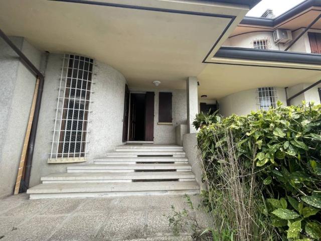 Villa Indipendente in vendita a Abano Terme Bagni, Veneto