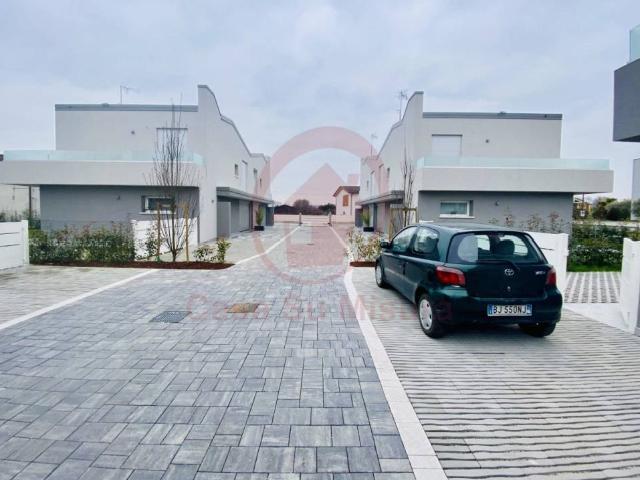 Villa Indipendente in vendita a Giarre, Abano Terme Bagni