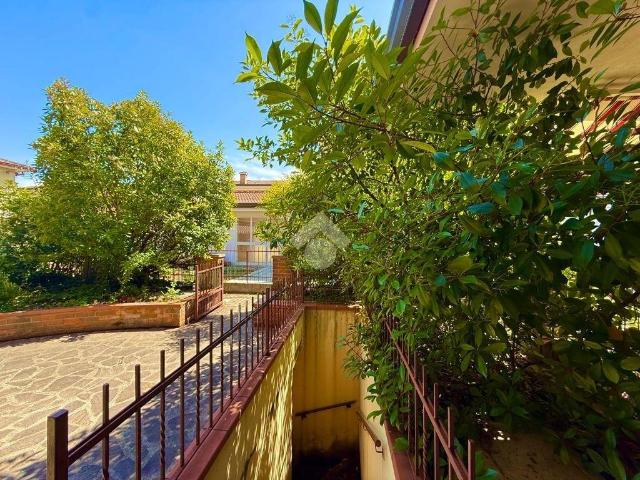 Villa Indipendente in vendita a Abano Terme Bagni, Veneto