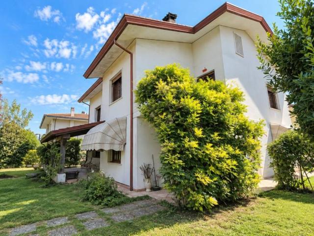 Villa Indipendente in vendita a Abano Terme, Padova