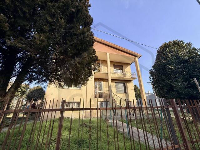 Villa Indipendente in vendita a Giarre, Abano Terme Bagni