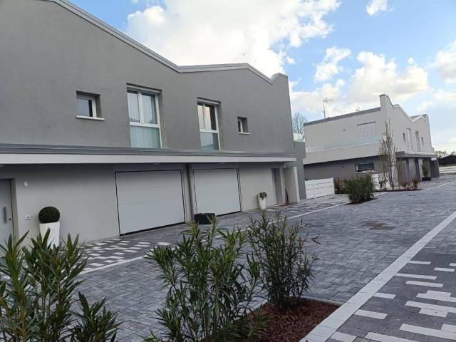 Villa Indipendente in vendita a Giarre, Abano Terme Bagni