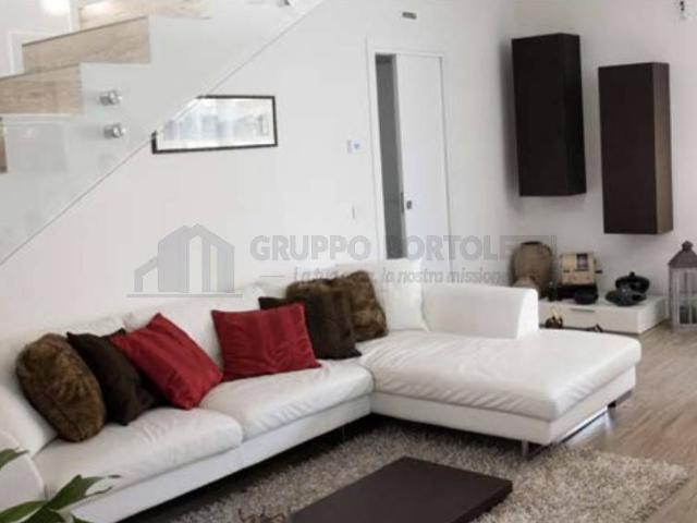 Villa Indipendente in vendita a Giarre, Abano Terme Bagni