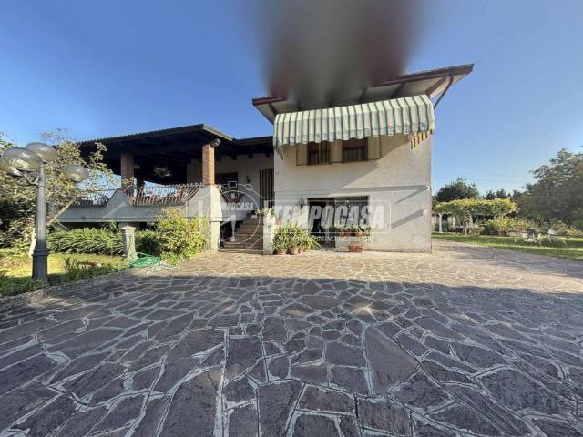 Villa Indipendente in vendita a Giarre, Abano Terme Bagni