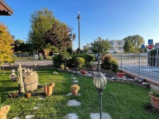 Villa Indipendente in vendita a Monterosso, Abano Terme Bagni