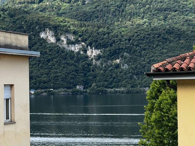 Villa Indipendente in vendita a Abbadia Lariana, Lombardia
