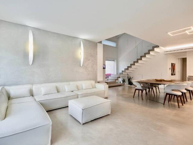 Villa Indipendente in vendita a Abbiategrasso, Lombardia