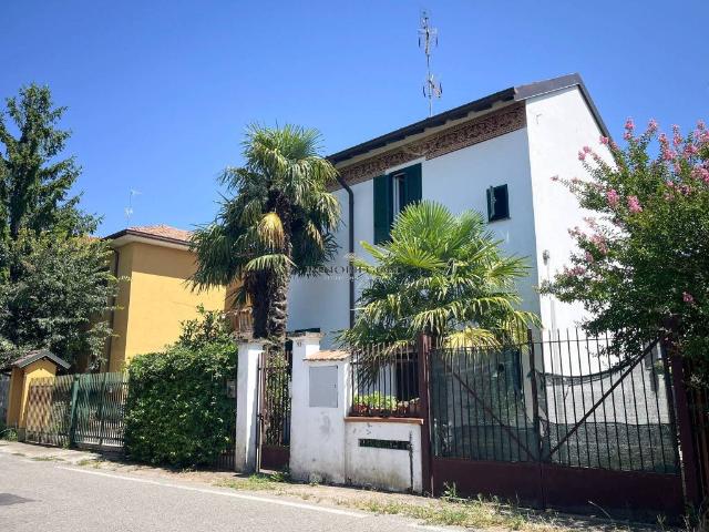 Villa Indipendente in vendita a Abbiategrasso, Lombardia