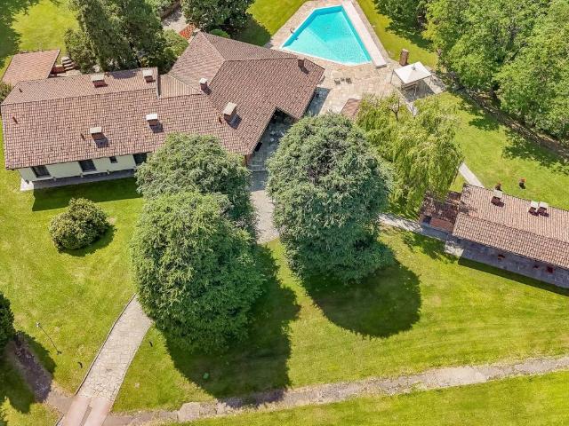Villa Indipendente in vendita a Abbiategrasso, Lombardia