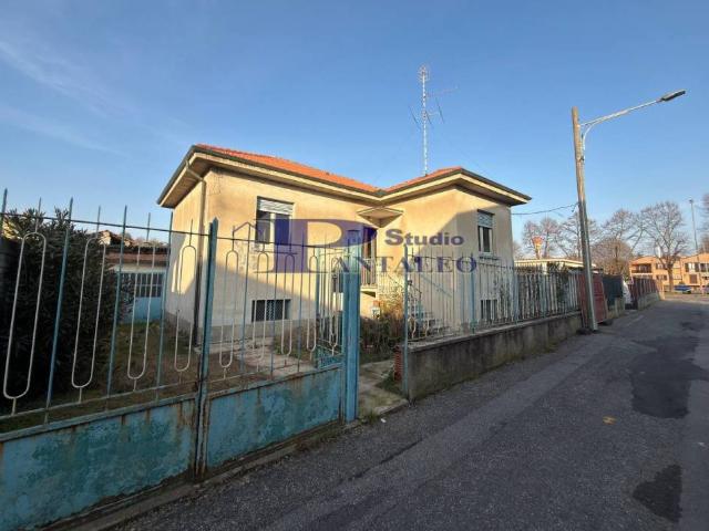 Villa Indipendente in vendita a Abbiategrasso, Lombardia
