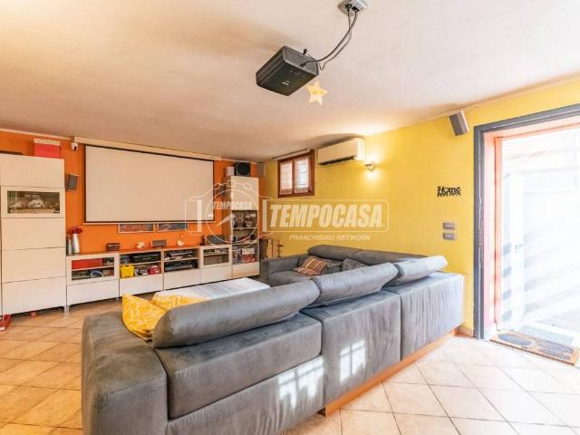 Villa Indipendente in vendita a Castelletto, Abbiategrasso