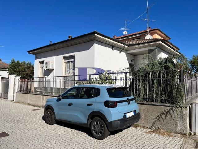 Villa Indipendente in vendita a Castelletto, Abbiategrasso