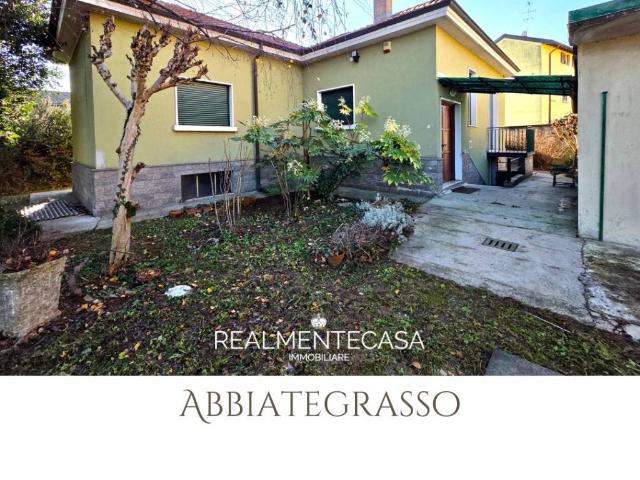 Villa Indipendente in vendita a Castelletto, Abbiategrasso