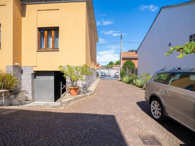 Villa Indipendente in vendita a Abbiategrasso, Lombardia