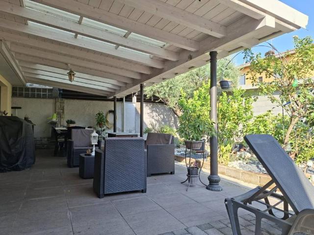 Villa Indipendente in vendita a Castelletto, Abbiategrasso