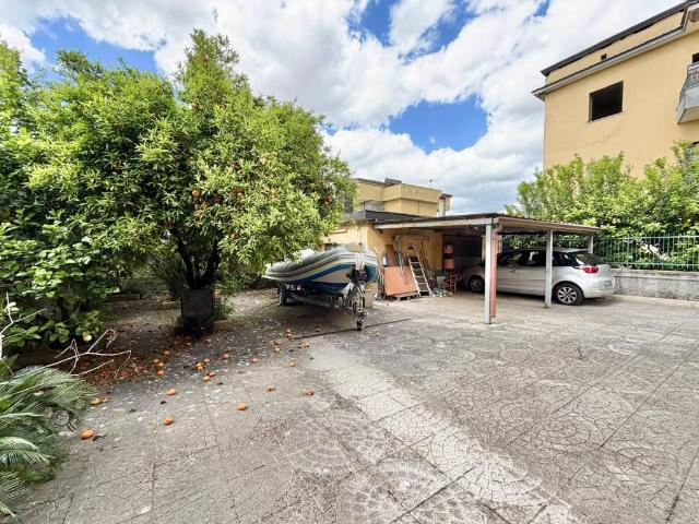 Villa Indipendente in vendita a Acerra, Campania