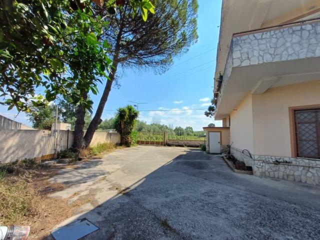Villa Indipendente in vendita a Acerra, Campania