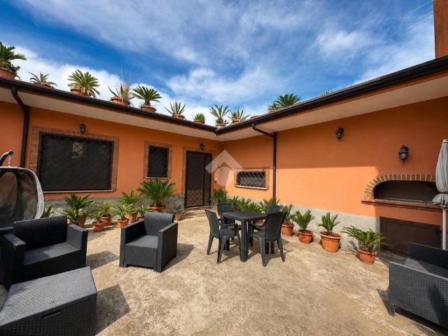 Villa Indipendente in vendita a Acerra, Campania
