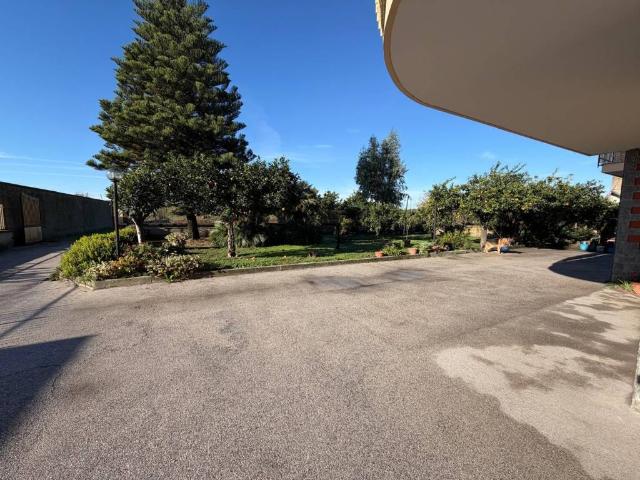 Villa Indipendente in vendita a Acerra, Campania