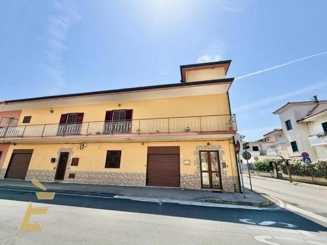 Villa Indipendente in vendita a Acerra, Napoli