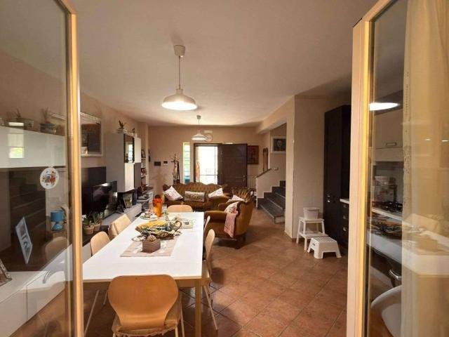 Villa Indipendente in vendita a Acerra, Campania