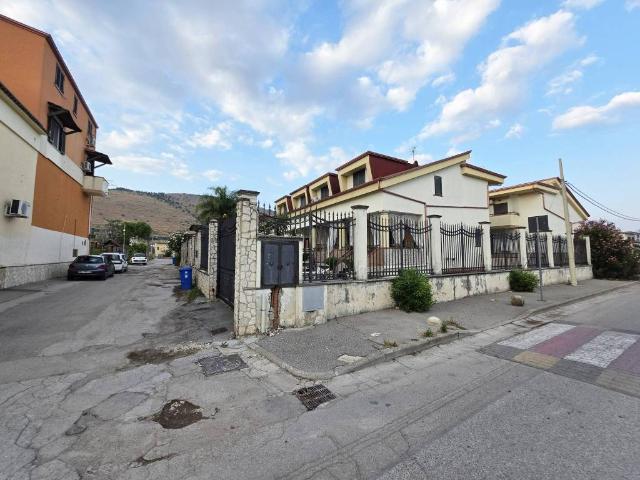 Villa Indipendente in vendita a Acerra, Napoli