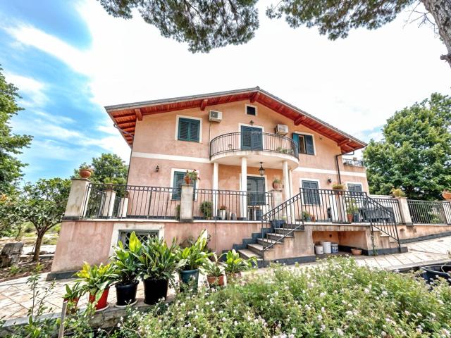 Villa Indipendente in vendita a Aci Bonaccorsi, Sicilia