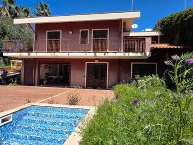 Villa Indipendente in vendita a Aci Bonaccorsi, Sicilia