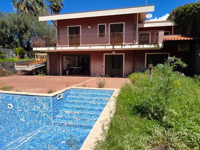 Villa Indipendente in vendita a Aci Bonaccorsi, Sicilia