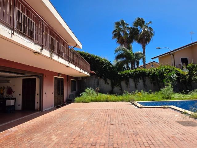Villa Indipendente in vendita a Aci Bonaccorsi, Sicilia