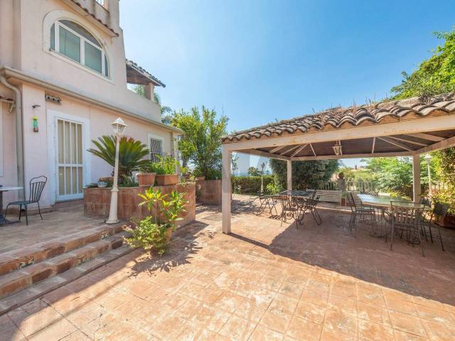 Villa Indipendente in vendita a Ficarazzi, Aci Castello