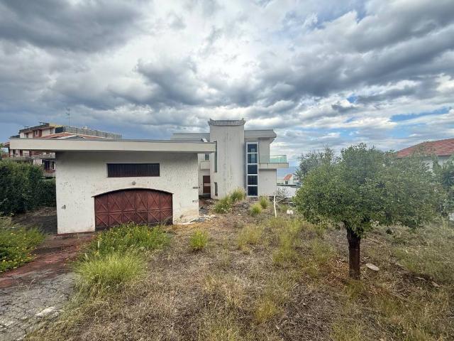 Villa Indipendente in vendita a Aci Castello, Sicilia
