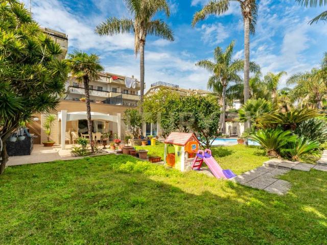 Villa Indipendente in vendita a Cannizzaro, Aci Castello