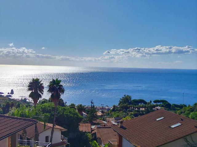 Villa Indipendente in vendita a Aci Castello, Sicilia