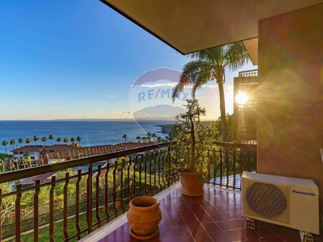 Villa Indipendente in vendita a Aci Castello, Sicilia