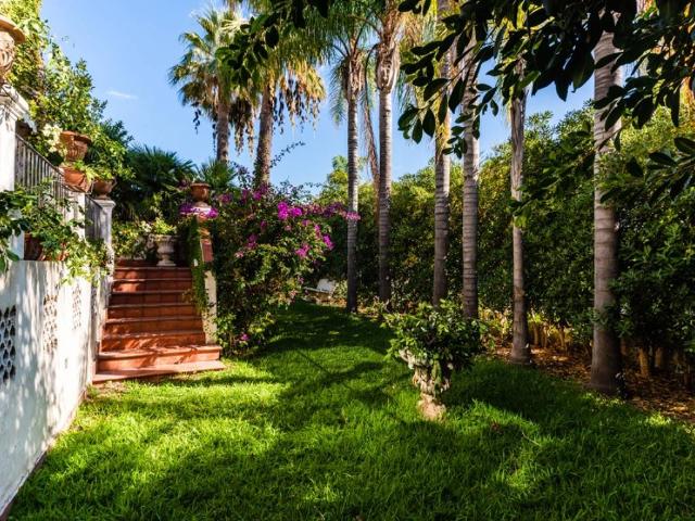 Villa Indipendente in vendita a Cannizzaro, Aci Castello