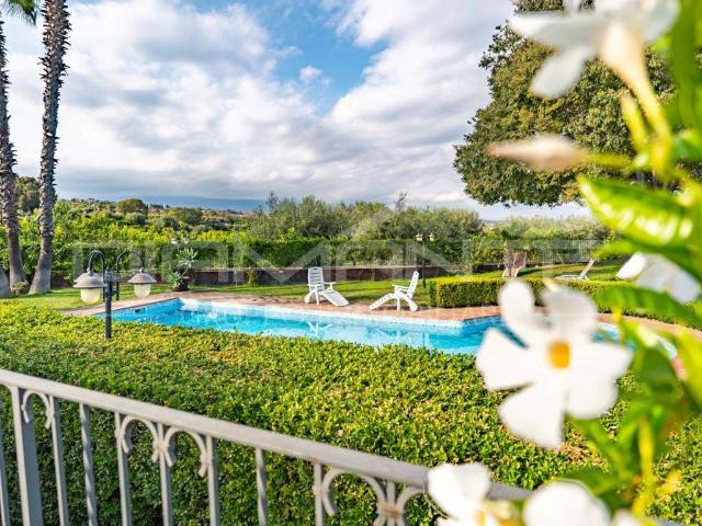 Villa Indipendente in vendita a San Nicolò, Aci Catena