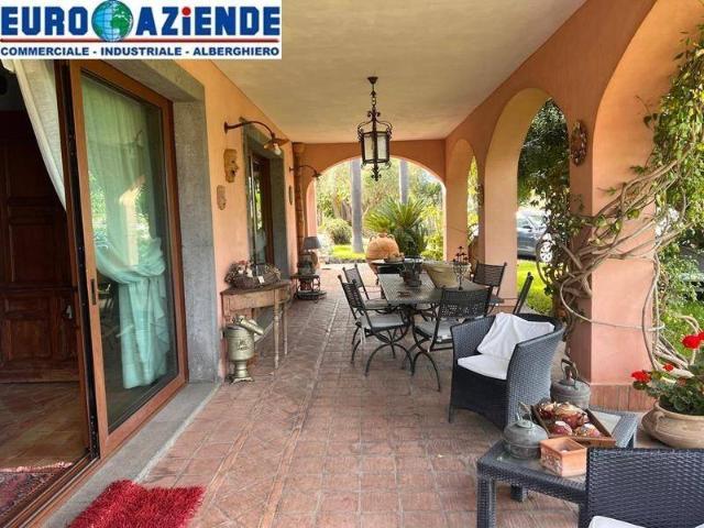 Villa Indipendente in vendita a San Nicolò, Aci Catena
