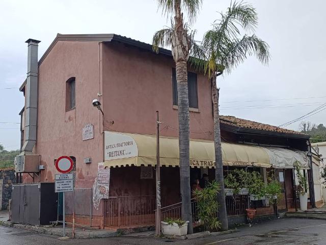 Villa Indipendente in vendita a Aci Catena, Sicilia
