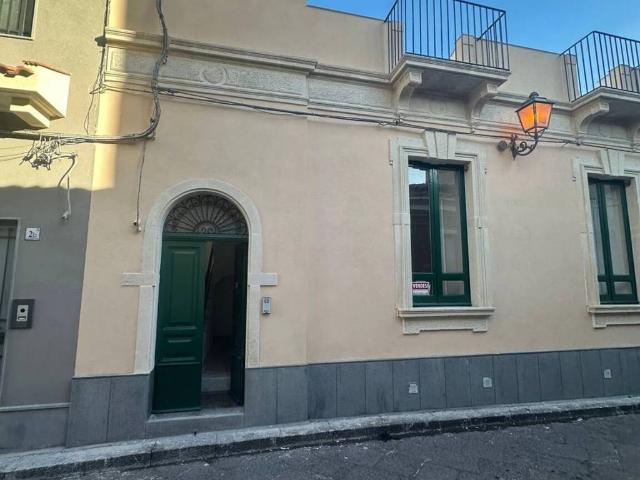 Villa Indipendente in vendita a Aci Catena, Sicilia