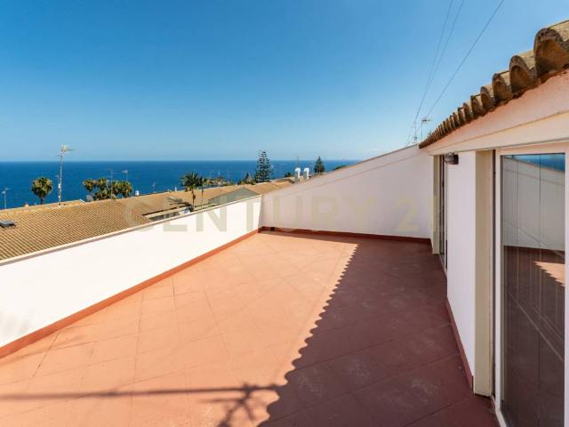 Villa Indipendente in vendita a Vampolieri, Aci Catena