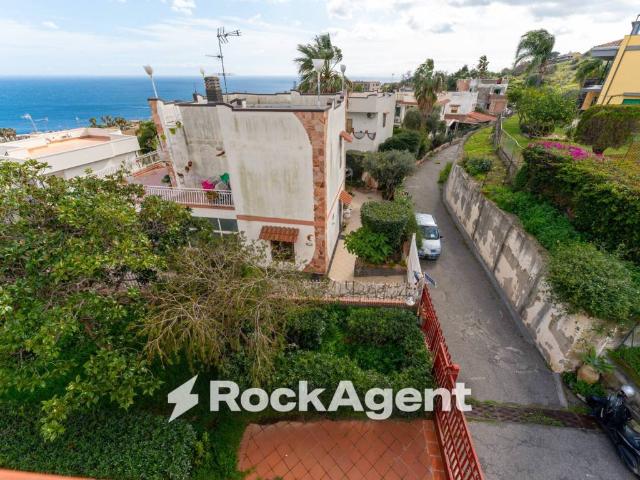 Villa Indipendente in vendita a Vampolieri, Aci Catena